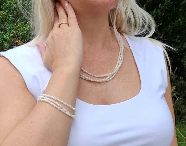 ✨ Moonlight Glow – Delicate Glass Bead Necklace in White & Champagne for Your Special Day