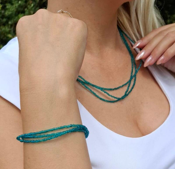 Viridia – Delicate Glass Bead Necklace in Deep Emerald Green