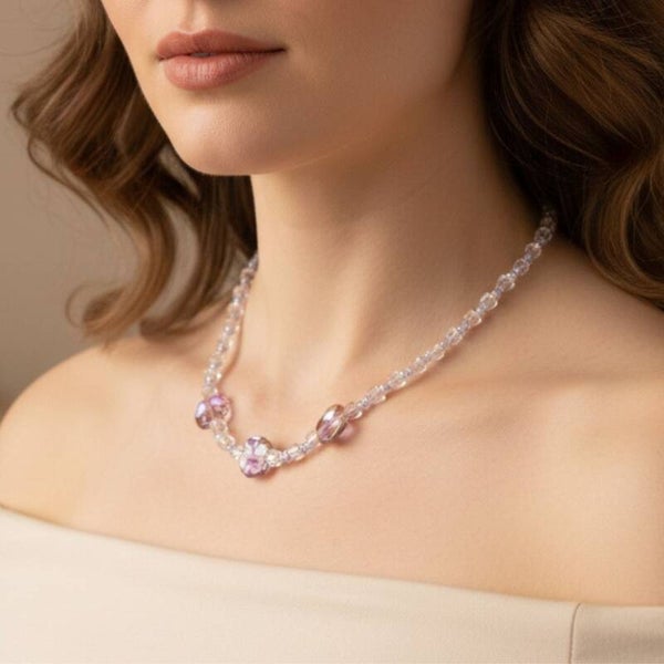 Velaris – A Luminous Glass Bead Necklace