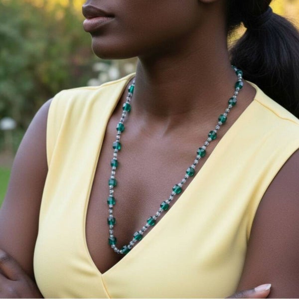 Emerald Glow – Light & Depth in Emerald
