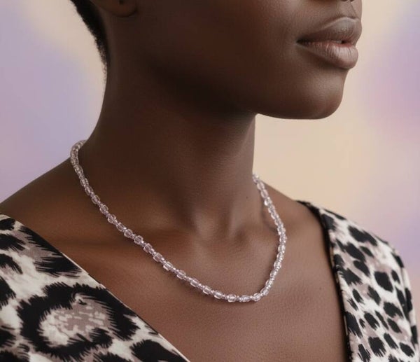 Lilac – Delicate Glass Bead Necklace in Lilac from the Crystal Harmony Collection
