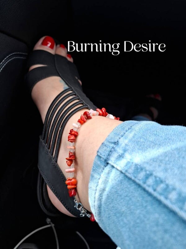 Burning Desire – Anklet with Red & Pink Coral