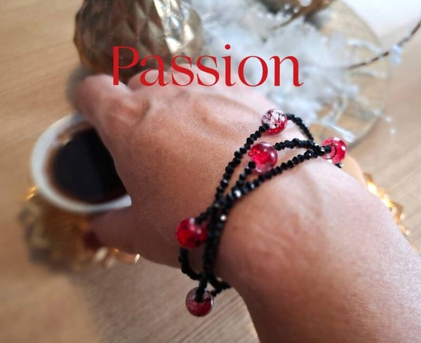 ✨ Black & Bold Bracelet – Elegance in Red and Black