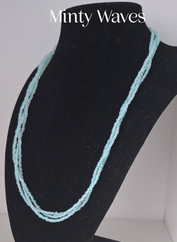 ✨ Minty Waves – Delicate Glass Bead Necklace in Mint