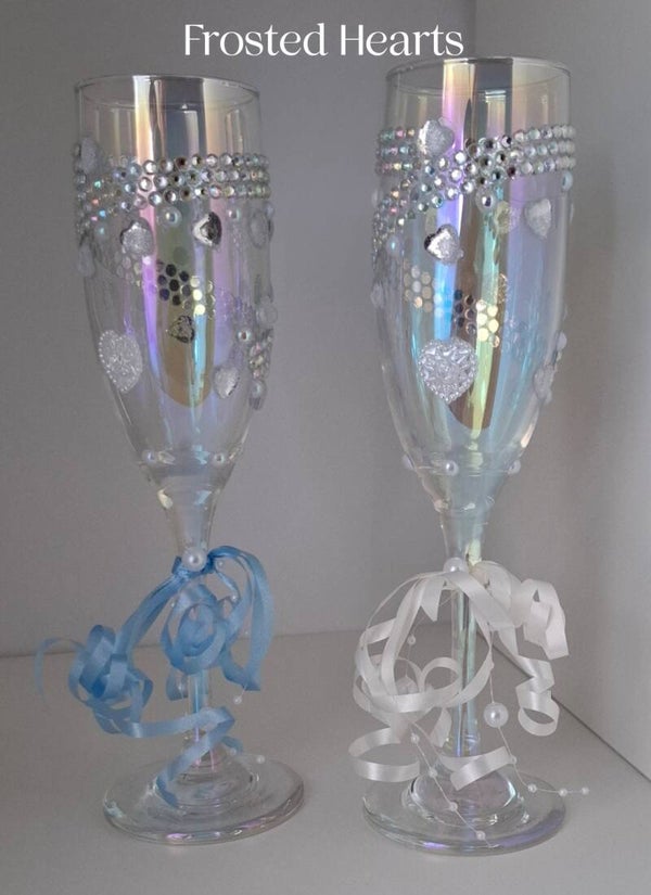 Frosted Hearts – Hand-decorated Champagne Glasses for Your Special Day