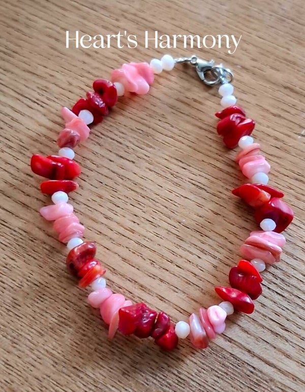 Heart’s Harmony – Coral & Shell Bracelet (Pink/Red)