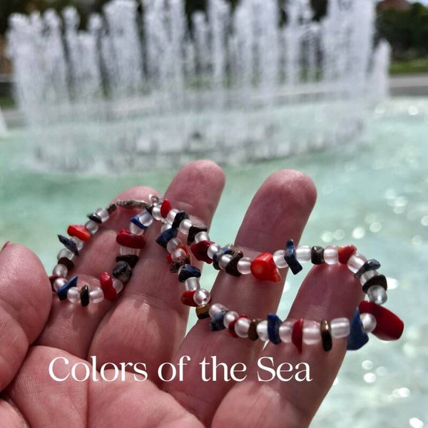 Colors of the Sea – Gemstone Anklet with Tiger’s Eye, Onyx & Red Coral