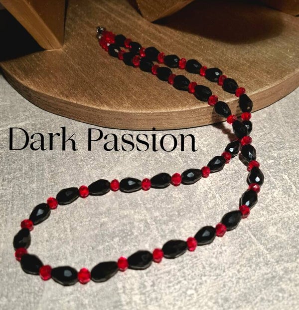 Dark Passion – Deep Elegance in Red & Black