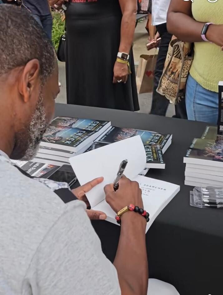 sundiata-signing-at-black-books-fest-standard.jpg