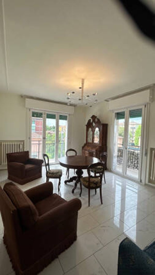 AMPIO TROLOCALE IN AFFITTO