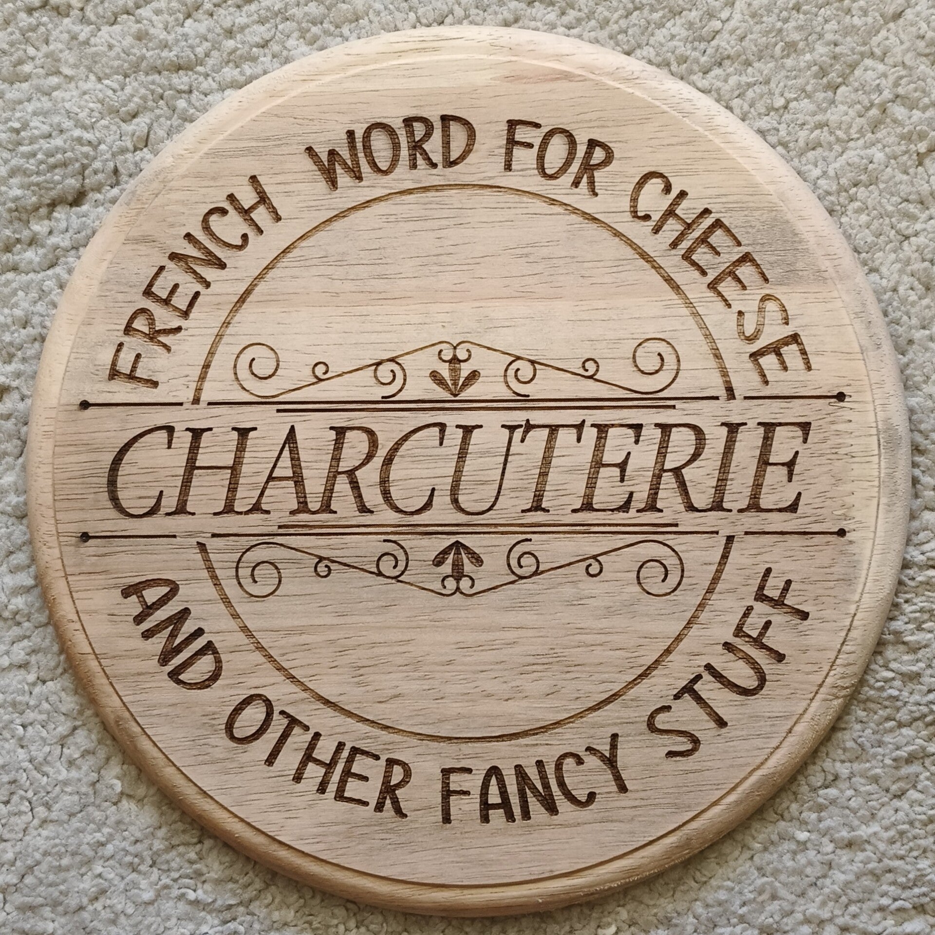 Borrelplank rond 23cm CHARCUTERIE