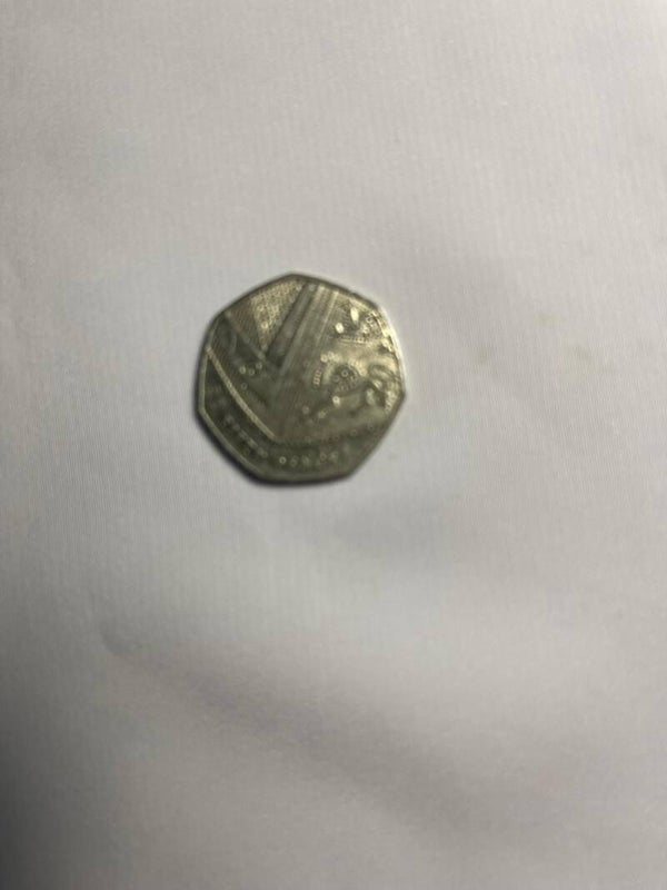 50p 2014 Shelid of Royal Arms