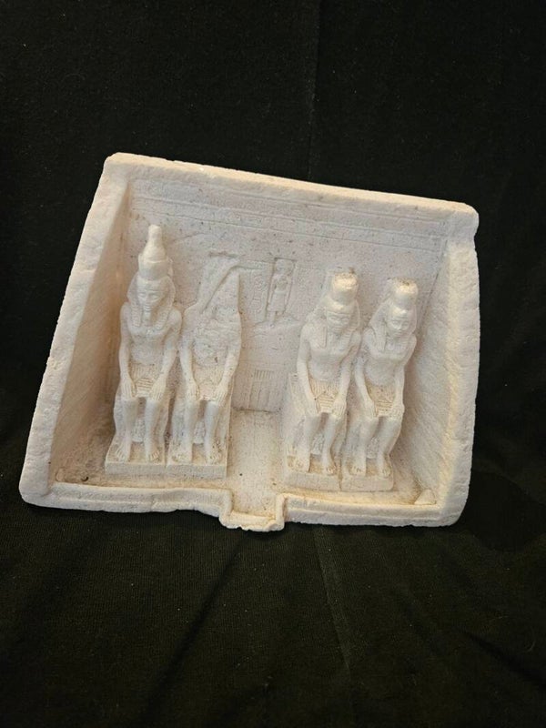 Kings sat at throne Rare