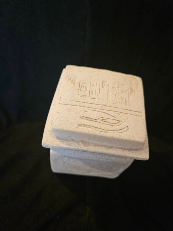 Egyptain decor Box with 4 figures inside