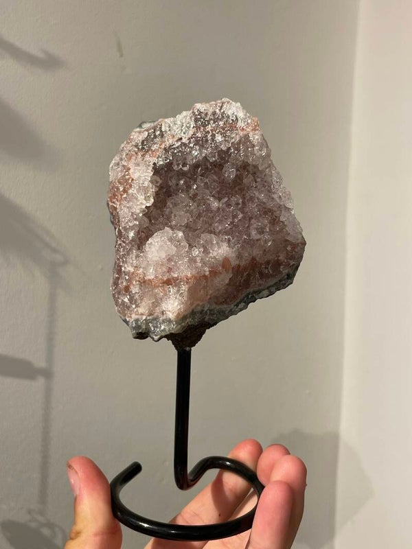 Roze amethist op pin