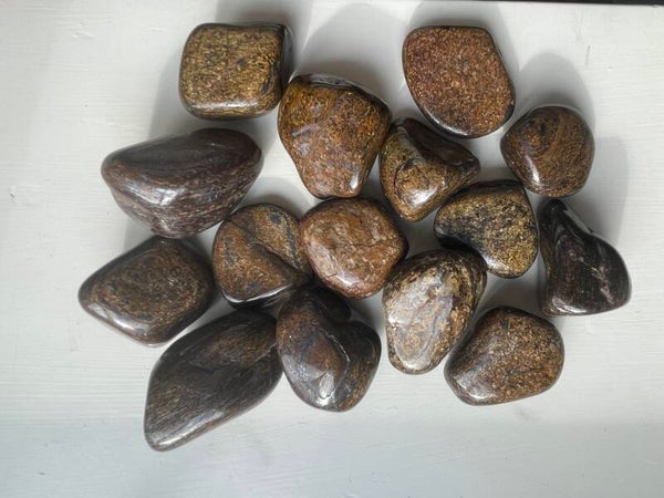 Bronziet trommelsteen