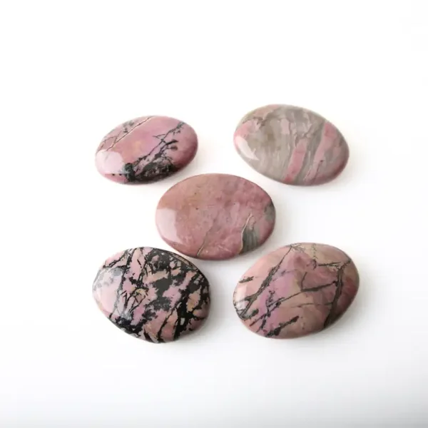 Rhodoniet duimsteen/zorgsteen/worrystone