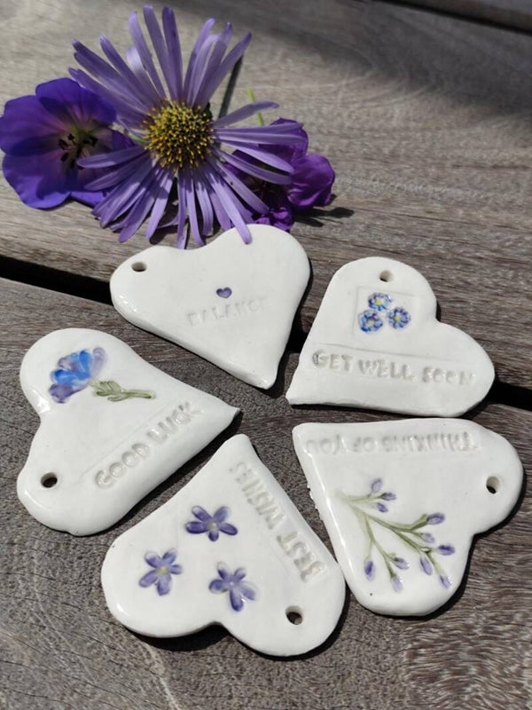 Koesterlabels in porselein