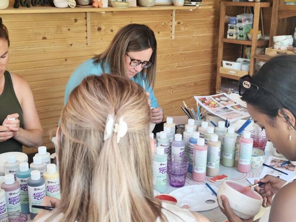 Workshop grote tapasschalen glazuren op woensdag 5 augustus om 13.30 u.