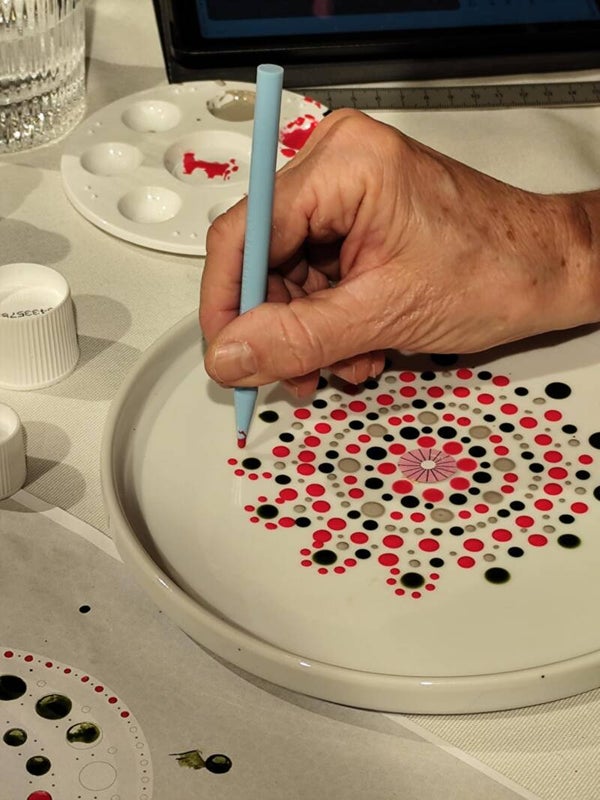 Workshop stippen of schilderen op porselein op zaterdag 12/09 om 14.00 u.