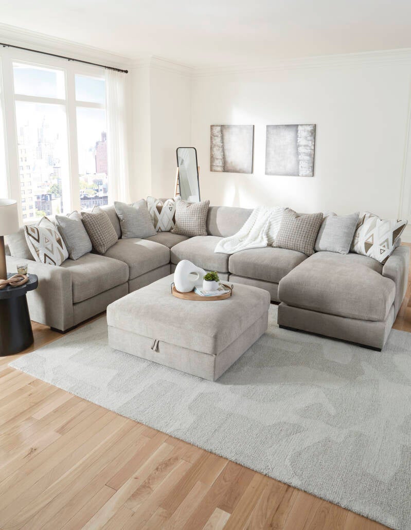 6 PC Chasie Sectional - reversible chaise