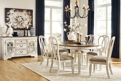 Realyn Oval Dining Set