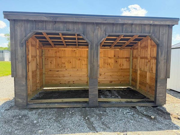 10x16 Double Stall Run In