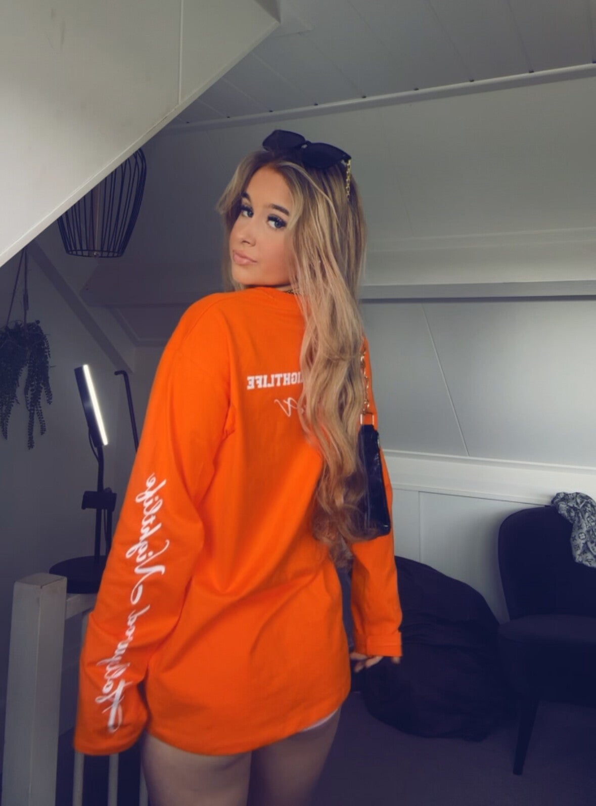 𝑂𝑅𝐴𝑁𝐺𝐸 𝐾𝐼𝑁𝐺𝑆𝐷𝐴𝑌- Longsleeve 001