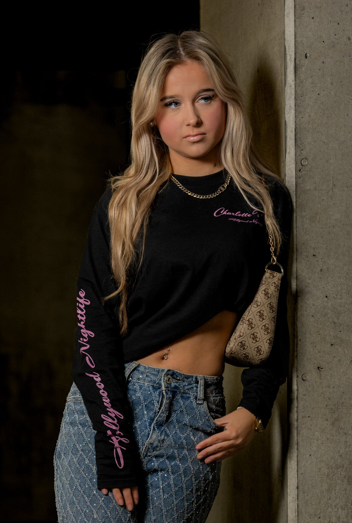 𝑃𝐼𝑁𝐾 𝑁𝐼𝐺𝐻𝑇𝐿𝐼𝐹𝐸 - Longsleeve