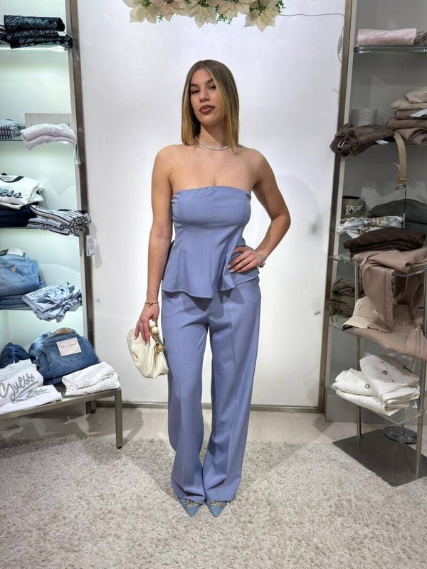 Completo celeste polvere