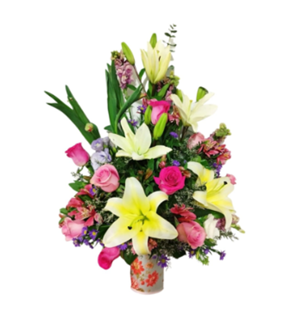 Compuesto con lilis, concador y rosas