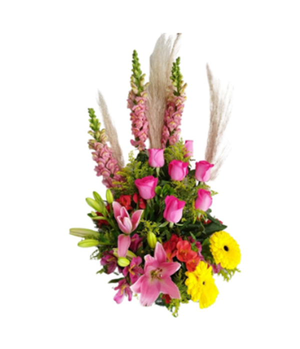 Composición floral, rosas, gerbera y lirio