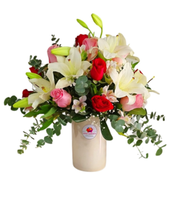 Arreglo elegante de forma clásica de lirios + rosas + follajes en cerámica