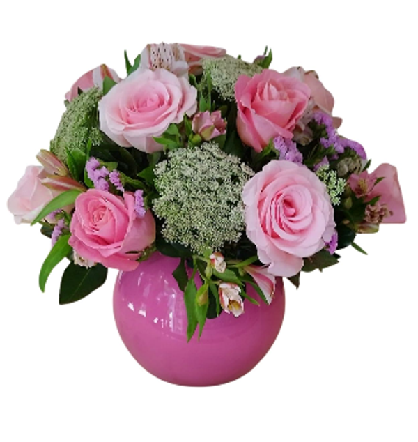 Pecera de cristal con bouquet de rosas en tonos