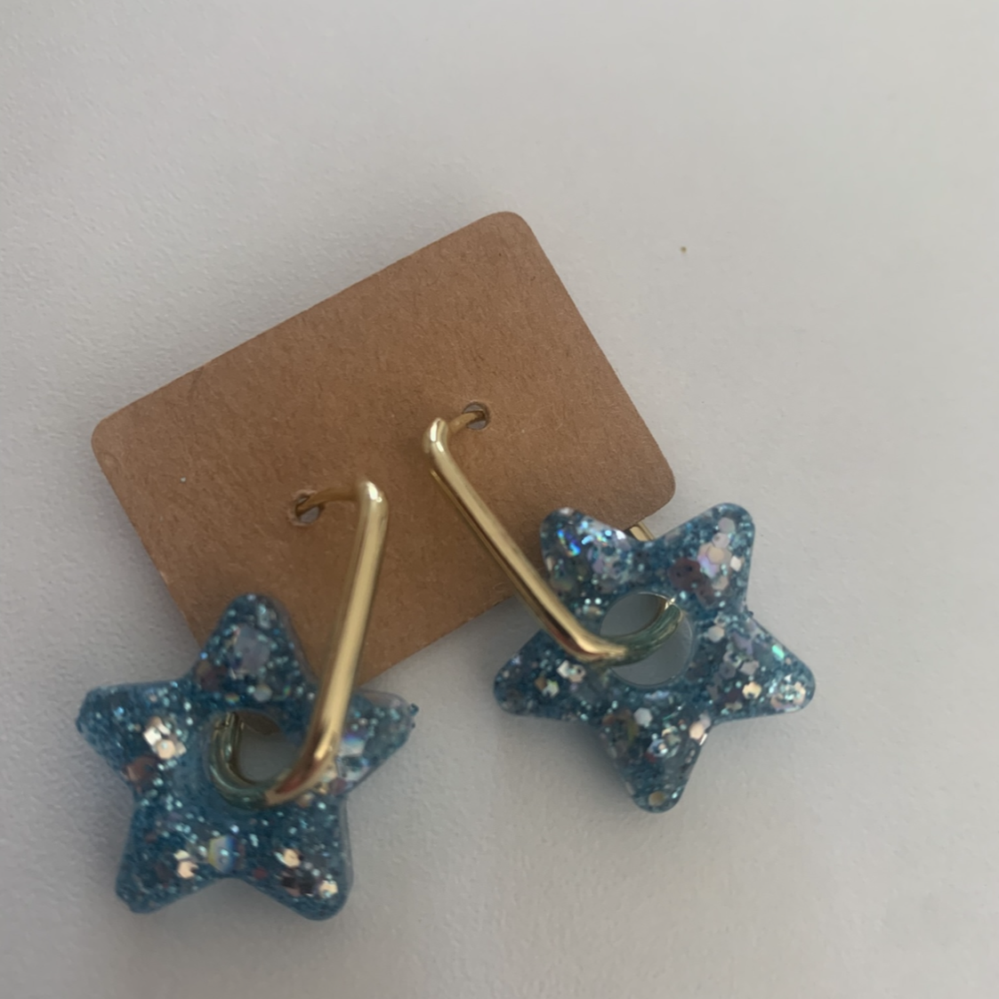 boucle d'oreille en resine