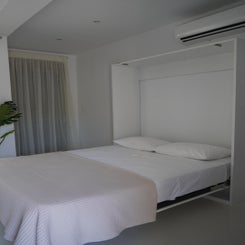 1000085725-standard.jpg