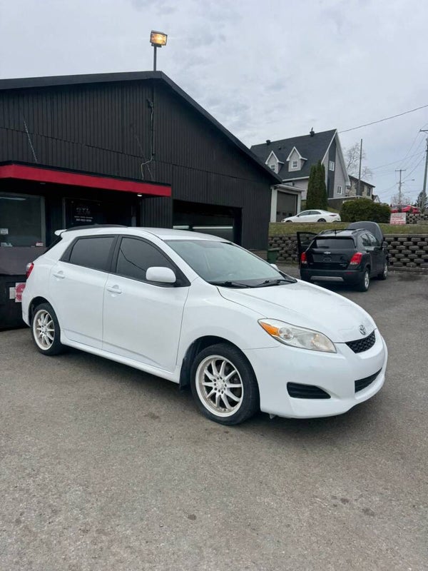 Toyota Matrix XR AWD 2010