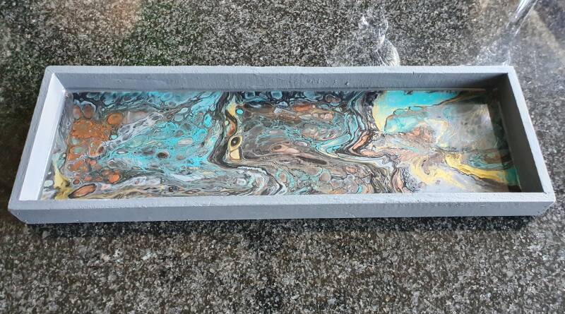 acrylgieting in dienblad flip cup dirty pour epoxy hars