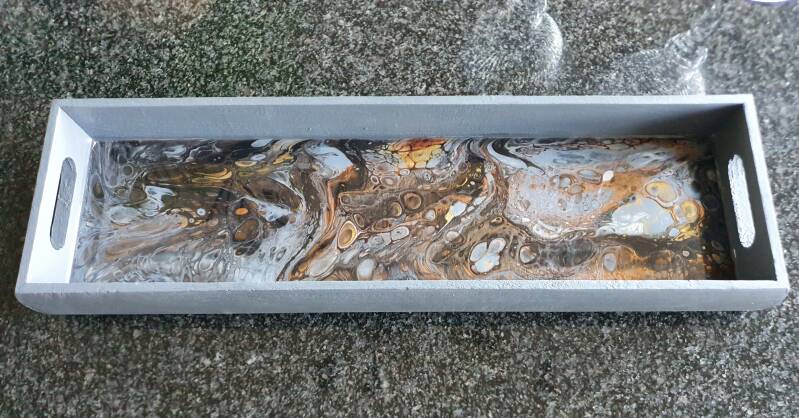 acrylgieting in dienblad flip cup dirty pour epoxy hars