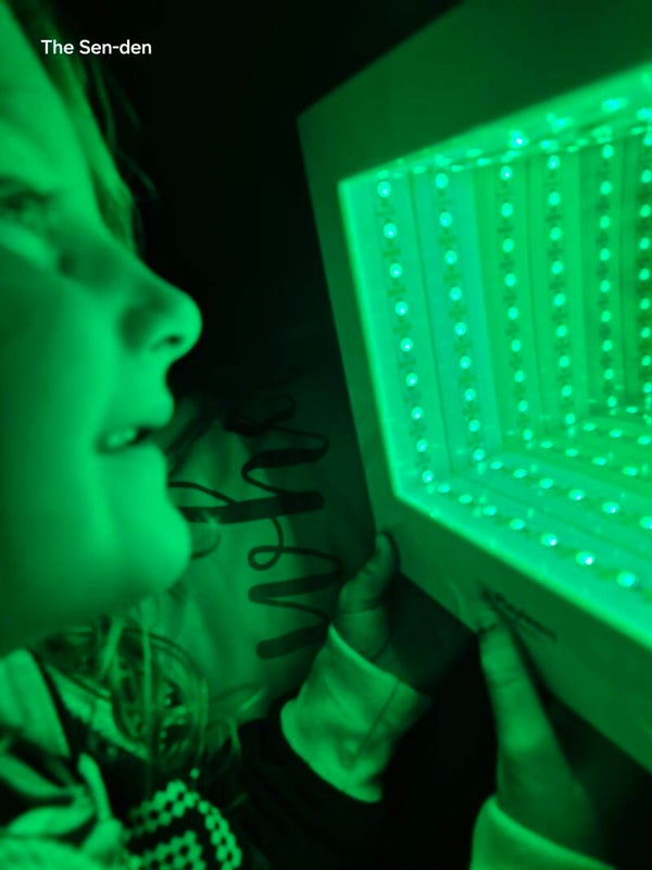 Infinity light square