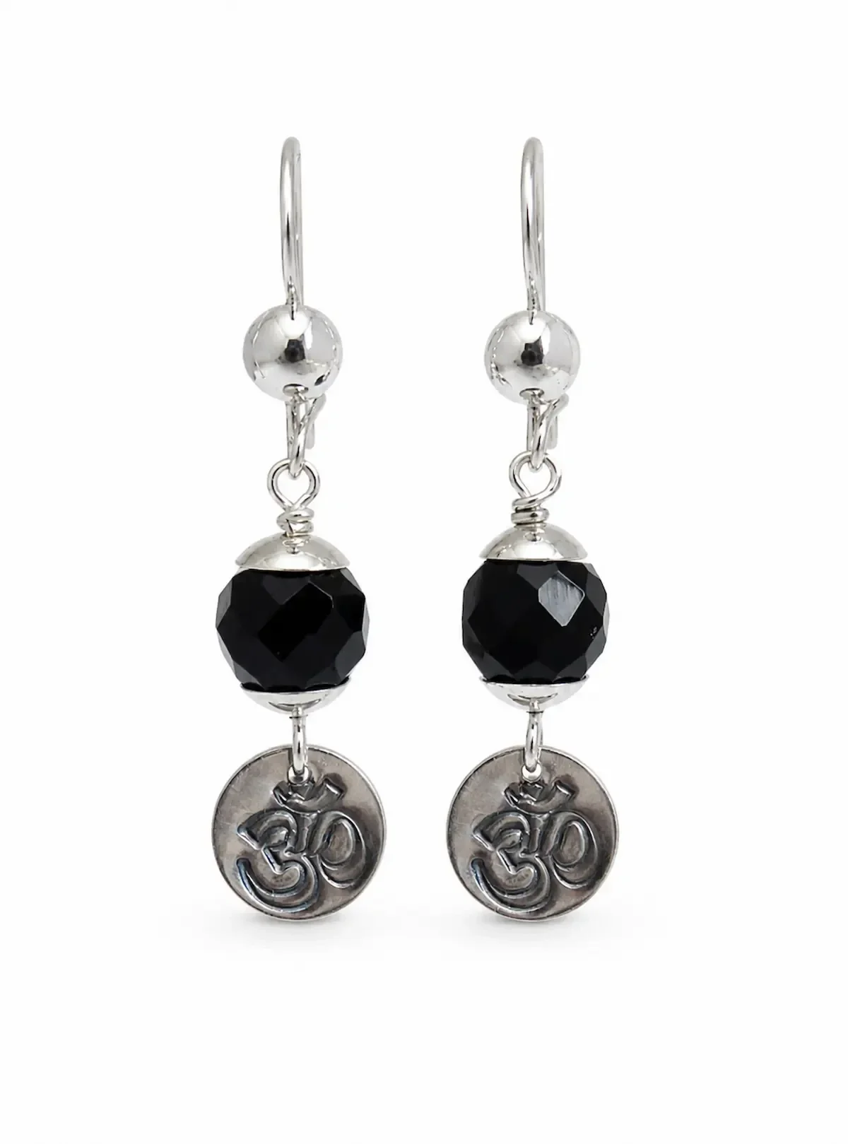 G5 - Oorbel ogri ai met muntje met ohm