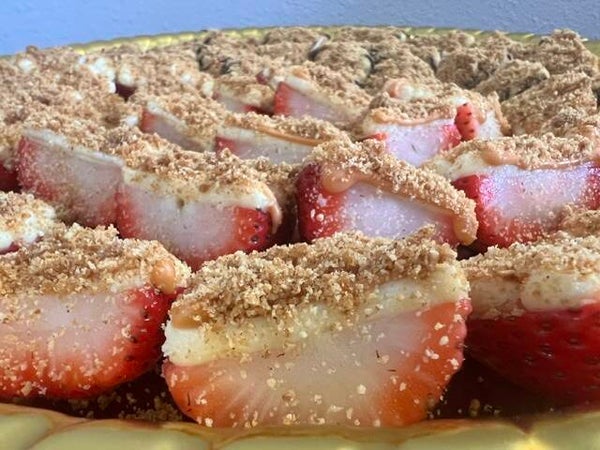 Deviled Strawberries (12PC)