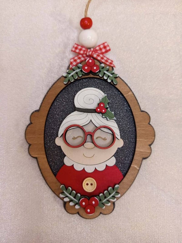 Ornement cadre Mère Noël