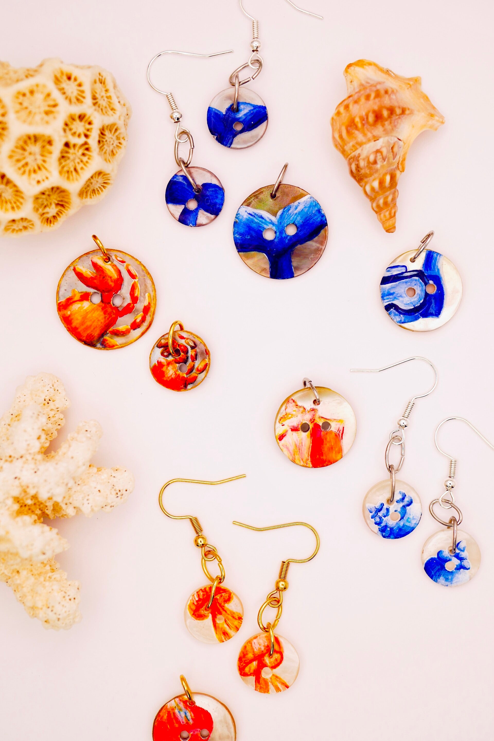 Upcycling Schmuck aus Vintage-Knöpfen  Handgefertigter nachhaltiger Schmuck  Einzigartige Schmuckunikate  Limitierte Schmuckkollektion  Schmuck mit Charakter und Farbe