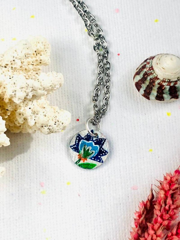 blaue Phantasieblume