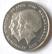 mint, not circulated ,   Koningin Juliana,- Beatrix,  1980 , 1 Gulden , Dia 2.50 Th 0.17 cm