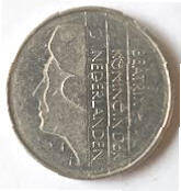    Koningin  Beatrix, 1982 ,  1 gulden , Dia 2.50 Th 0.17 cm