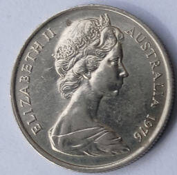 QueElizabeth II , Australia 1975, 5 p Dia 1.9 th 0.13 cm