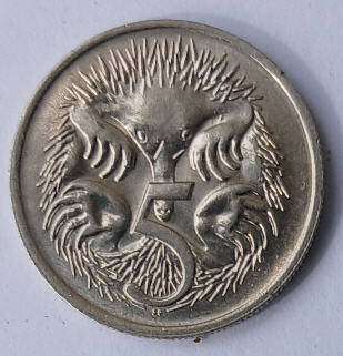 QueElizabeth II , Australia 1975, 5 p Dia 1.9 th 0.13 cm