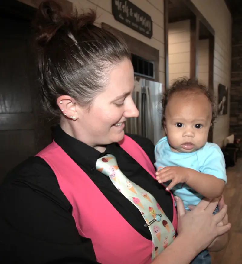 candid-motherhood-infant-lifestyle-portrait-tammy-brewer-photography-jpeg-standard.webp